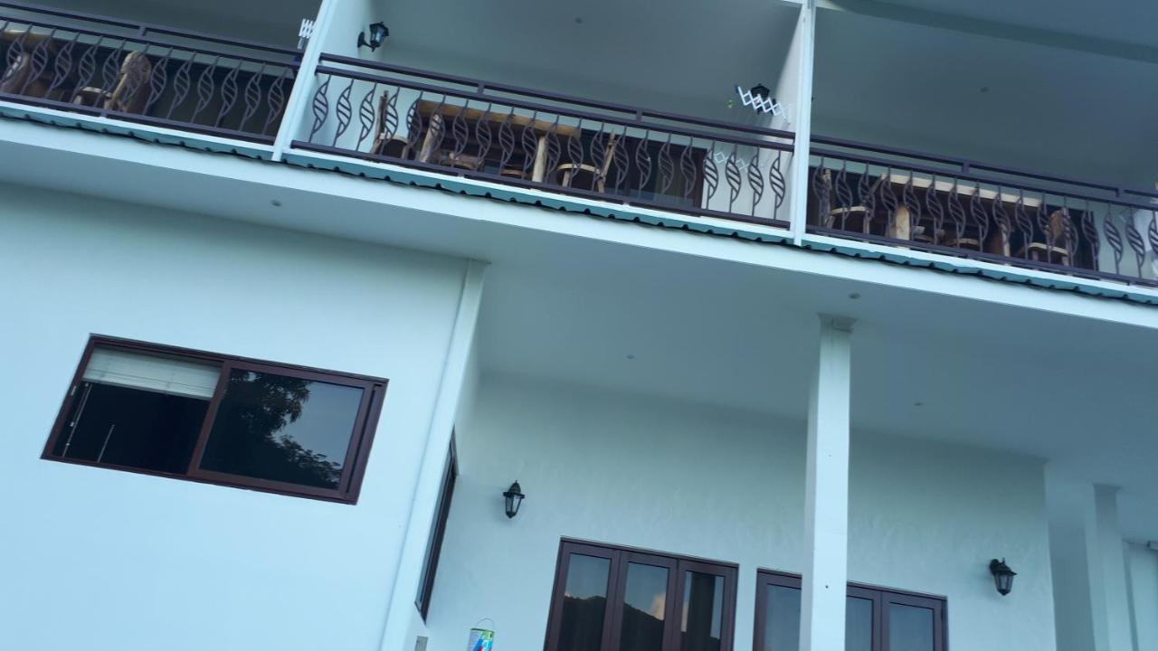 Tama'S Holiday Apartment فيكتوريا المظهر الخارجي الصورة